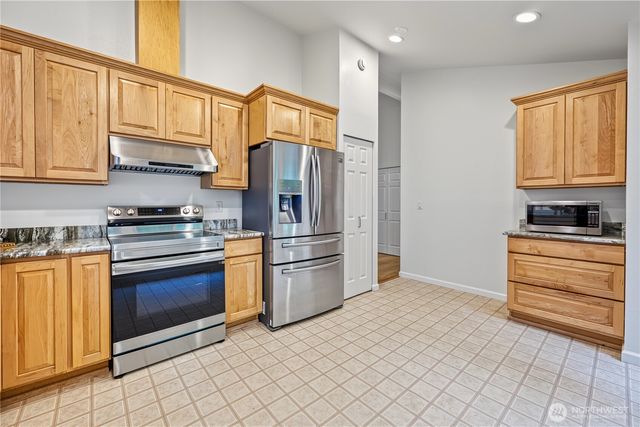10827 159th Court NE, Redmond, WA 98052