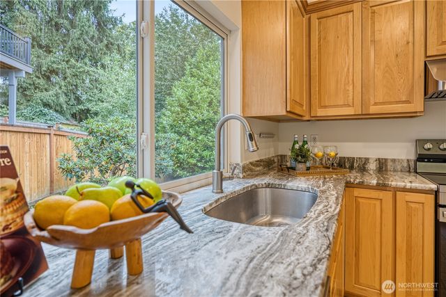 10827 159th Court NE, Redmond, WA 98052