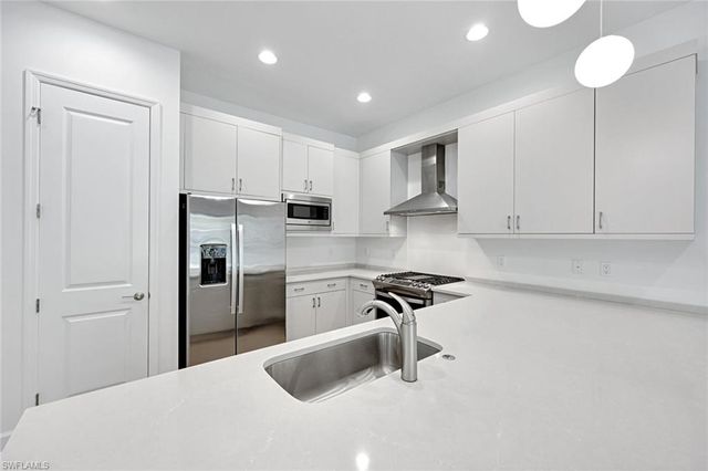 20812 Thistle Leaf LN, Estero, FL 33928