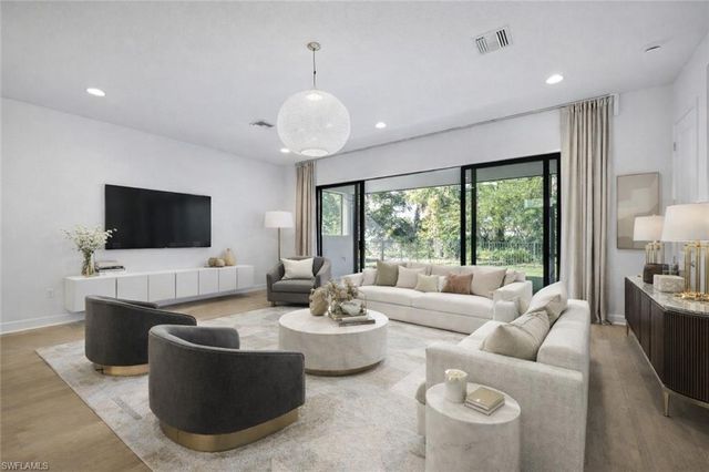 20812 Thistle Leaf LN, Estero, FL 33928