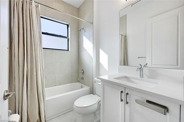 20812 Thistle Leaf LN, Estero, FL 33928