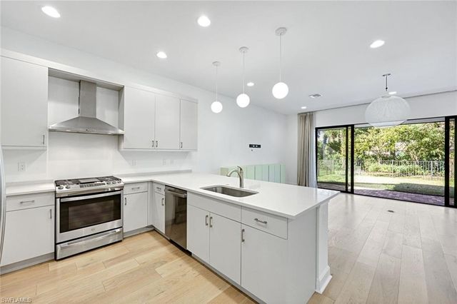 20812 Thistle Leaf LN, Estero, FL 33928