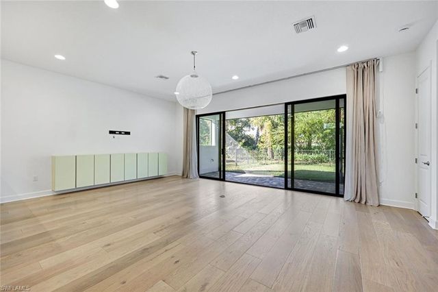 20812 Thistle Leaf LN, Estero, FL 33928