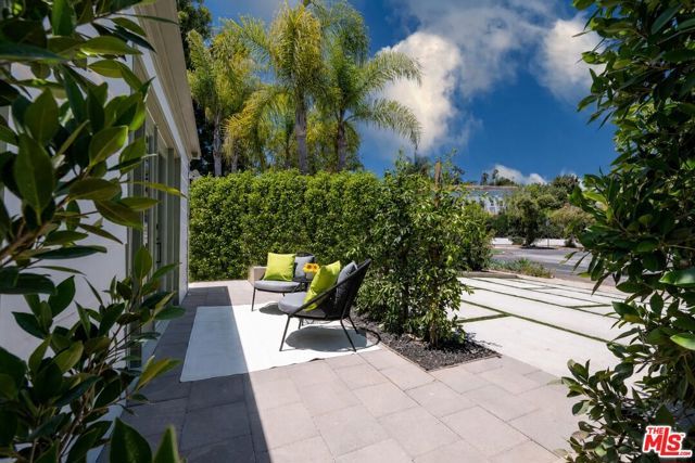 2225 Hillhurst Avenue, Los Angeles, CA 90027