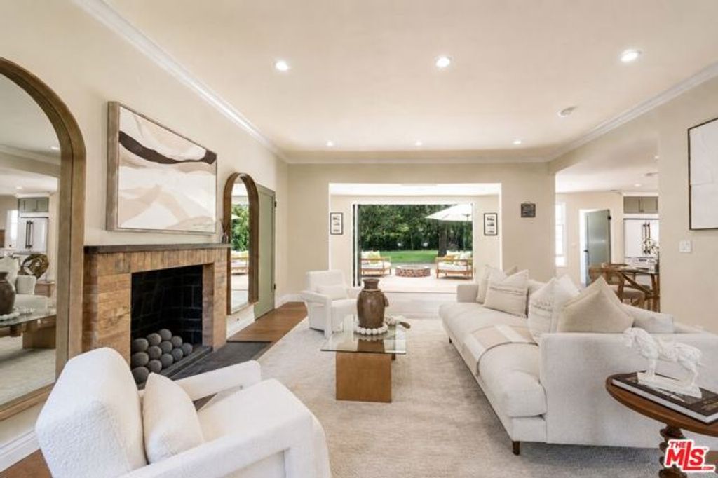 2225 Hillhurst Avenue, Los Angeles, CA 90027