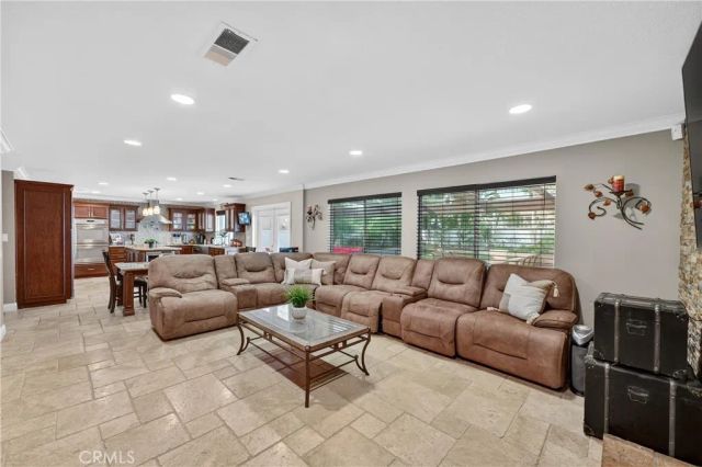 10 Calais, Irvine, CA 92602