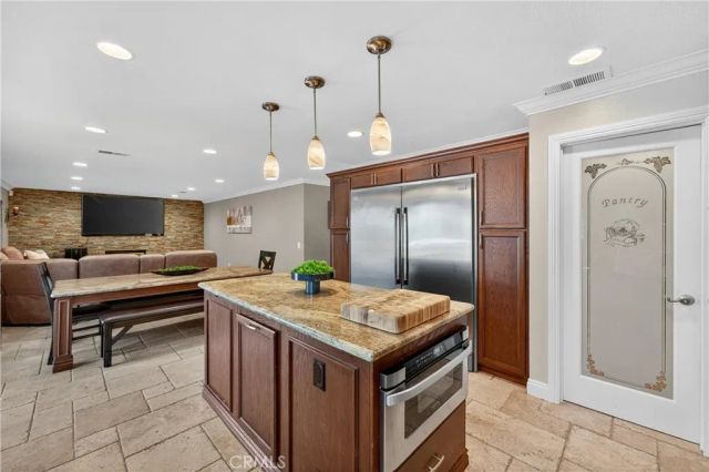 10 Calais, Irvine, CA 92602