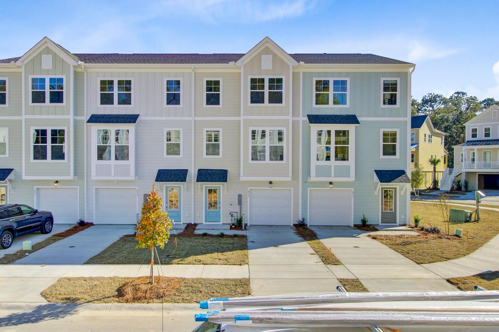 423 Caledon Court, Johns Island, SC 29455