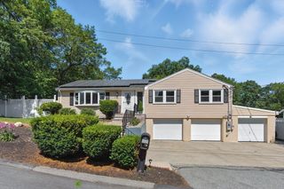 3 Indiana Ave, Woburn, MA 01801