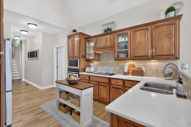 110 Bloomsbury Dr, Portland, TN 37148