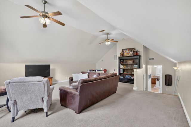 110 Bloomsbury Dr, Portland, TN 37148