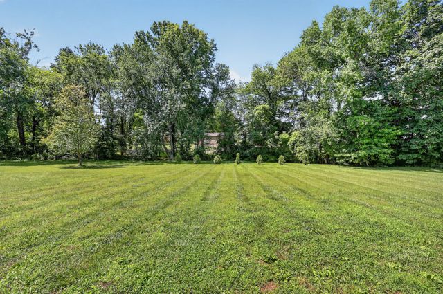110 Bloomsbury Dr, Portland, TN 37148