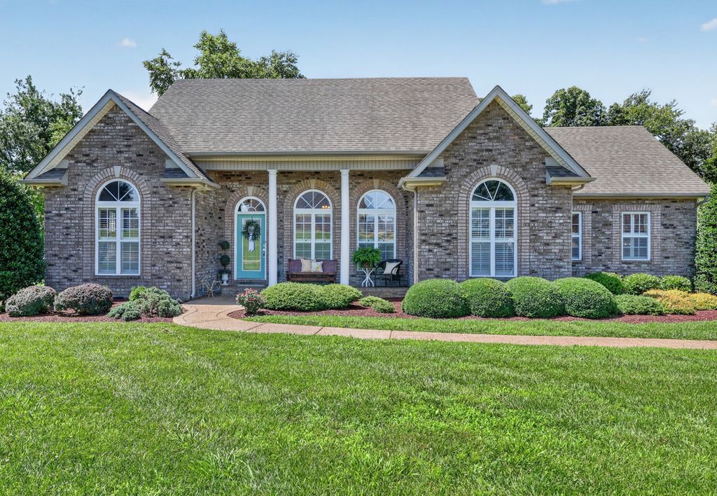 110 Bloomsbury Dr, Portland, TN 37148