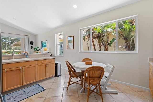 1618 SE Shelburnie Way, Port St. Lucie, FL 34952