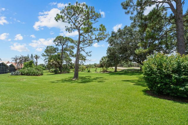 1618 SE Shelburnie Way, Port St. Lucie, FL 34952