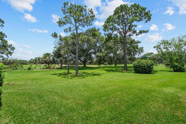 1618 SE Shelburnie Way, Port St. Lucie, FL 34952