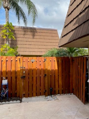 1166 6 Avenue D, Vero Beach, FL 32960