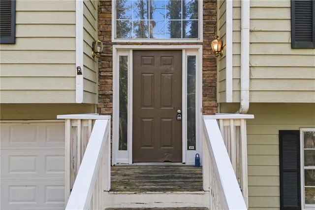 181 N Springs Drive, Acworth, GA 30101