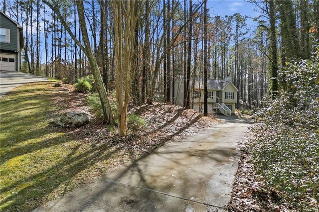 181 N Springs Drive, Acworth, GA 30101