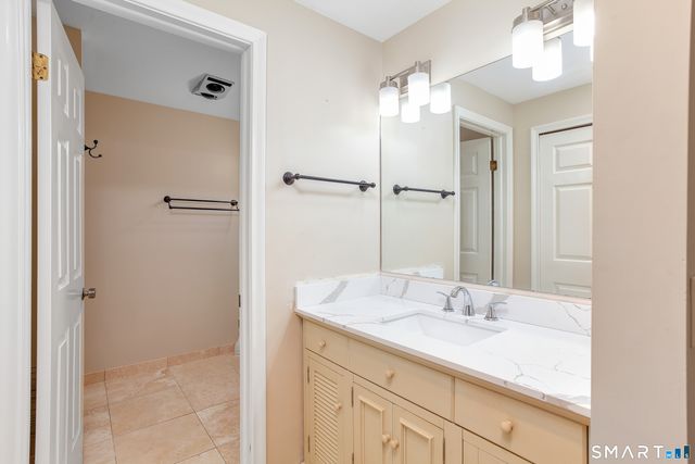 2 Castle Rock 2, Branford, CT 06405