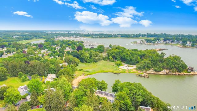 2 Castle Rock 2, Branford, CT 06405
