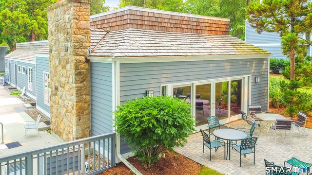 2 Castle Rock 2, Branford, CT 06405