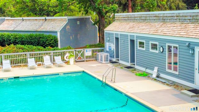 2 Castle Rock 2, Branford, CT 06405