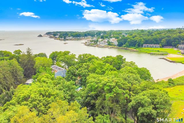 2 Castle Rock 2, Branford, CT 06405