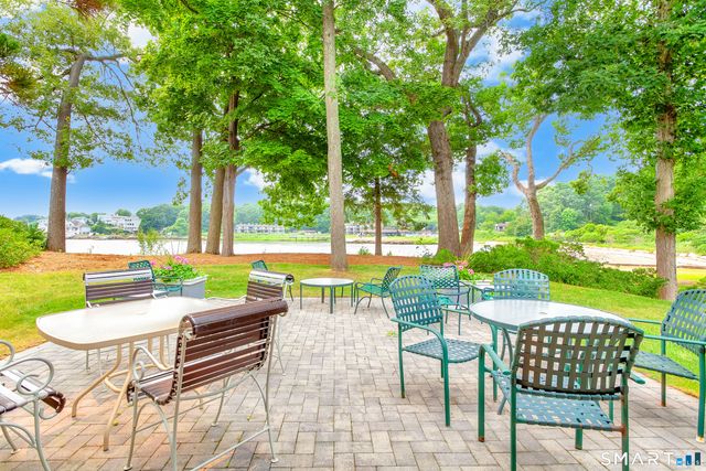 2 Castle Rock 2, Branford, CT 06405