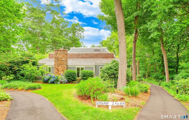 2 Castle Rock 2, Branford, CT 06405