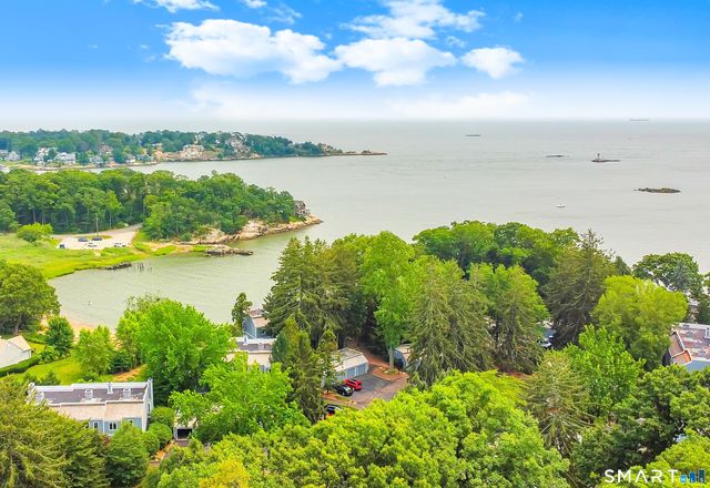 2 Castle Rock 2, Branford, CT 06405