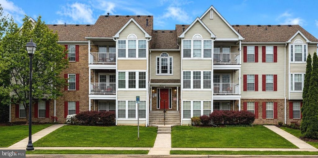 Image 1 of property listing at 6205 SANDPIPER CT #202, Elkridge, MD 21075