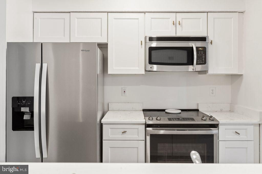 Image 13 of property listing at 6205 SANDPIPER CT #202, Elkridge, MD 21075