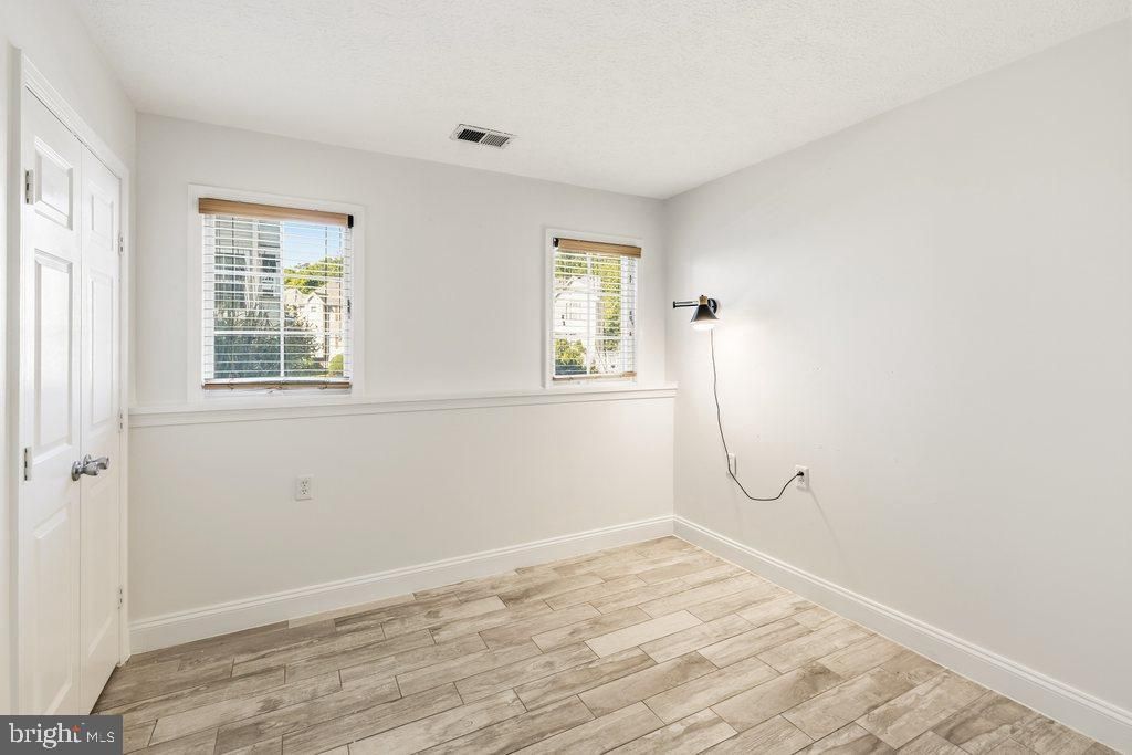 Image 19 of property listing at 6205 SANDPIPER CT #202, Elkridge, MD 21075