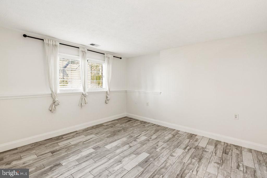 Image 21 of property listing at 6205 SANDPIPER CT #202, Elkridge, MD 21075