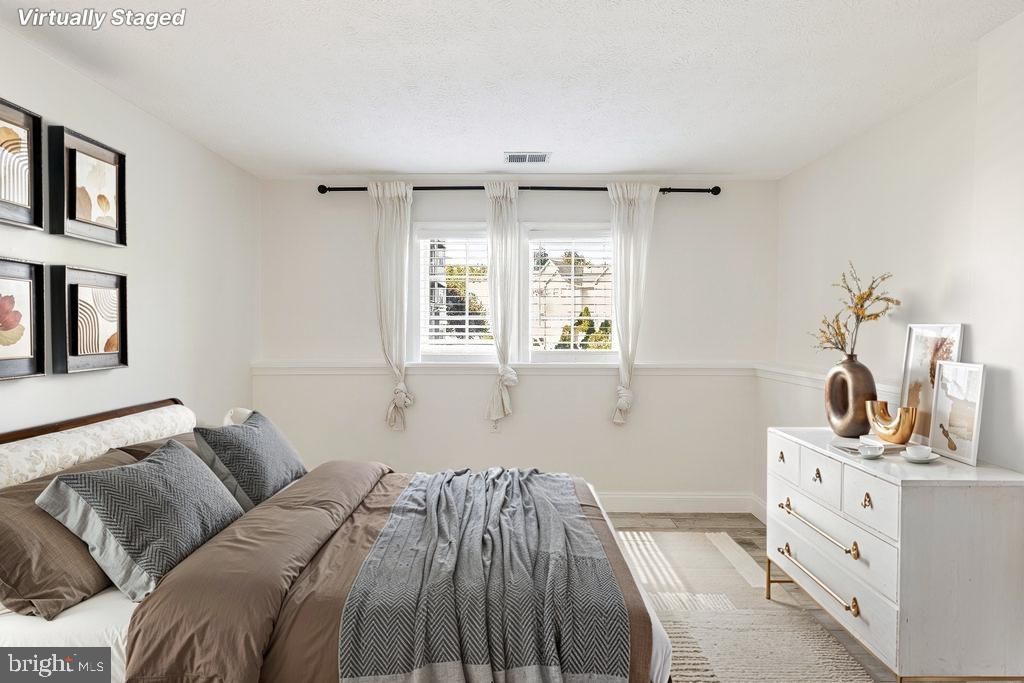 Image 23 of property listing at 6205 SANDPIPER CT #202, Elkridge, MD 21075