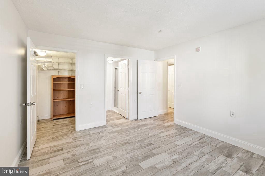 Image 24 of property listing at 6205 SANDPIPER CT #202, Elkridge, MD 21075