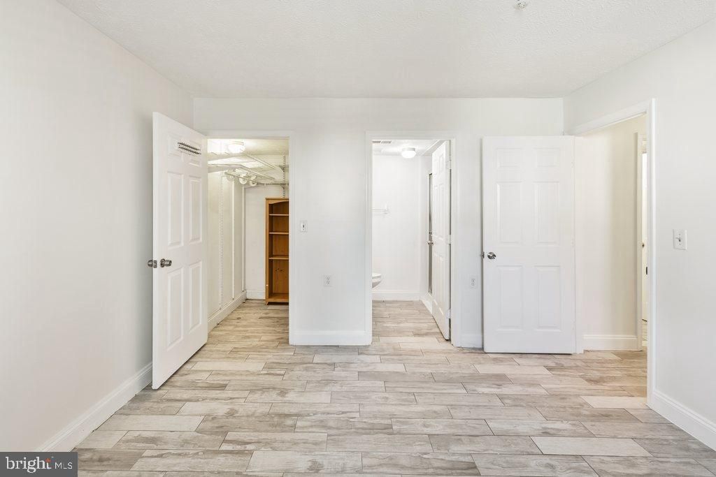 Image 25 of property listing at 6205 SANDPIPER CT #202, Elkridge, MD 21075