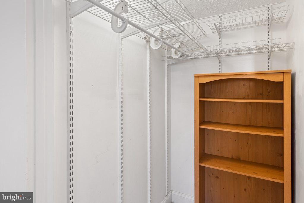 Image 29 of property listing at 6205 SANDPIPER CT #202, Elkridge, MD 21075