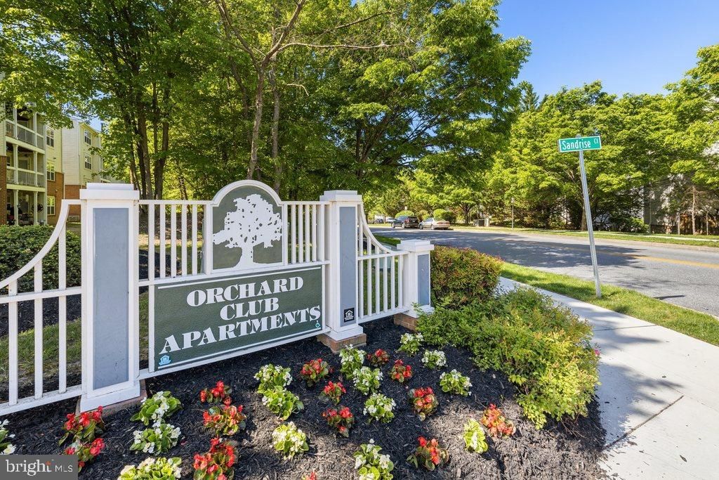 Image 3 of property listing at 6205 SANDPIPER CT #202, Elkridge, MD 21075