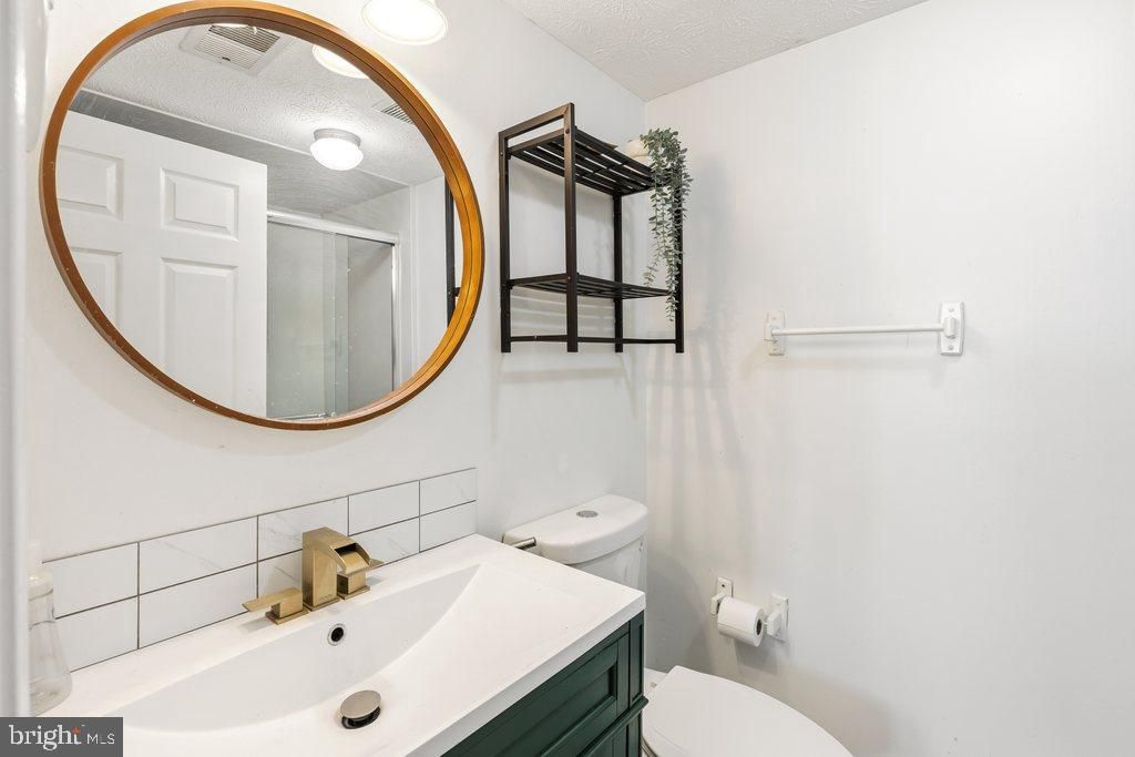 Image 31 of property listing at 6205 SANDPIPER CT #202, Elkridge, MD 21075