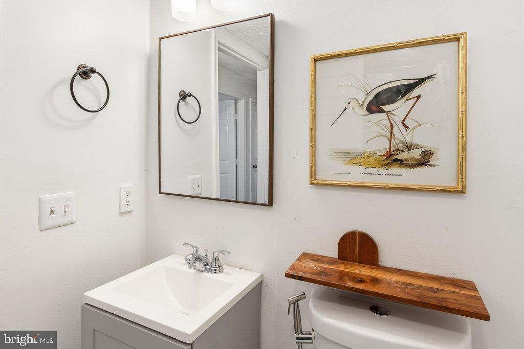 Image 34 of property listing at 6205 SANDPIPER CT #202, Elkridge, MD 21075
