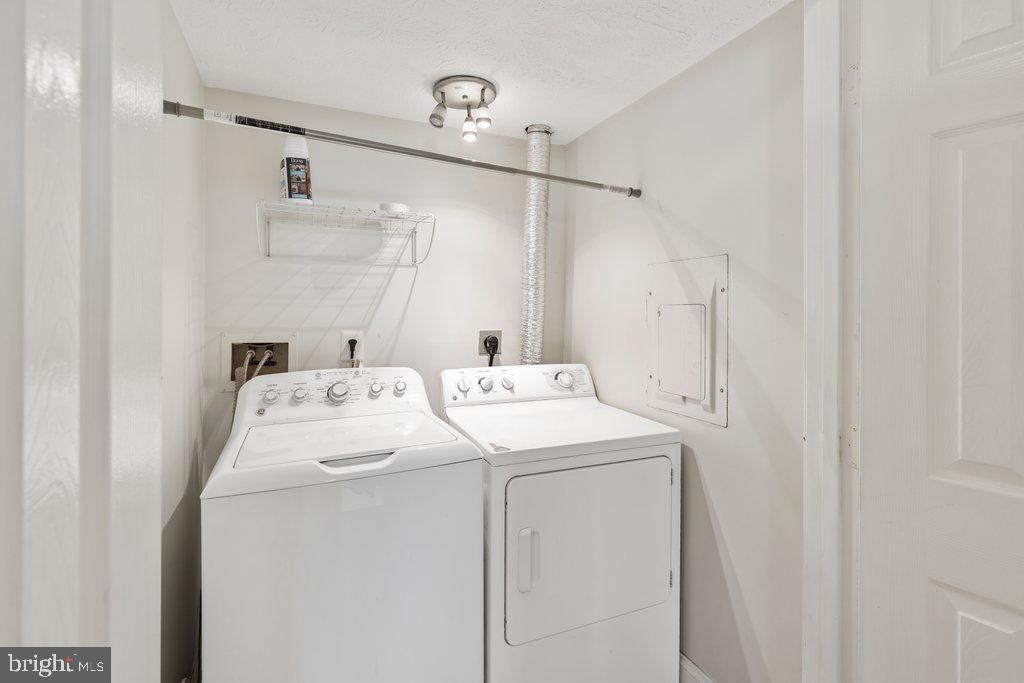 Image 36 of property listing at 6205 SANDPIPER CT #202, Elkridge, MD 21075