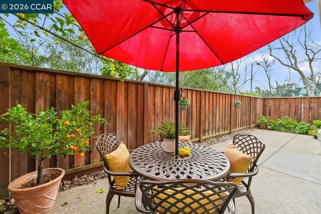 7323 Croy Ln, Dublin, CA 94568