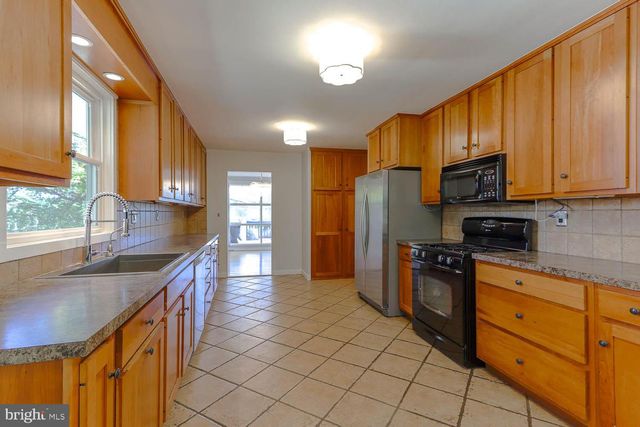 416 E IRVIN AVE, State College, PA 16801