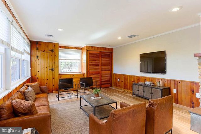 416 E IRVIN AVE, State College, PA 16801