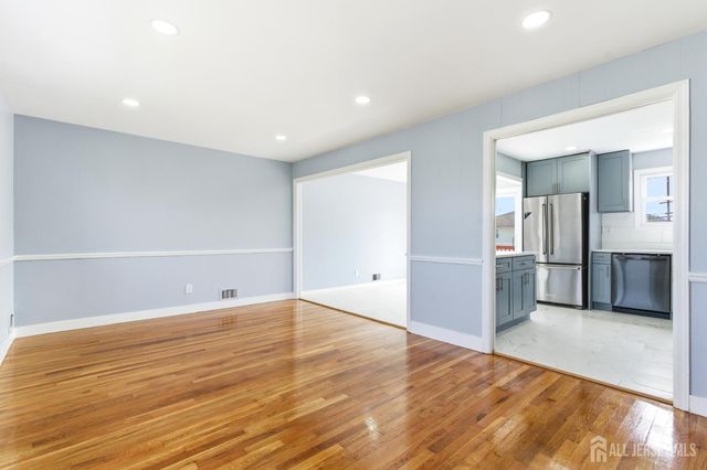 29 Swarthmore Drive, Carteret, NJ 07008