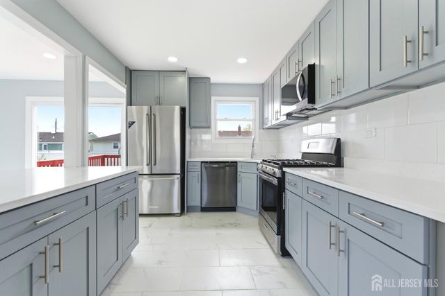 29 Swarthmore Drive, Carteret, NJ 07008