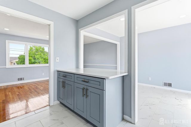 29 Swarthmore Drive, Carteret, NJ 07008