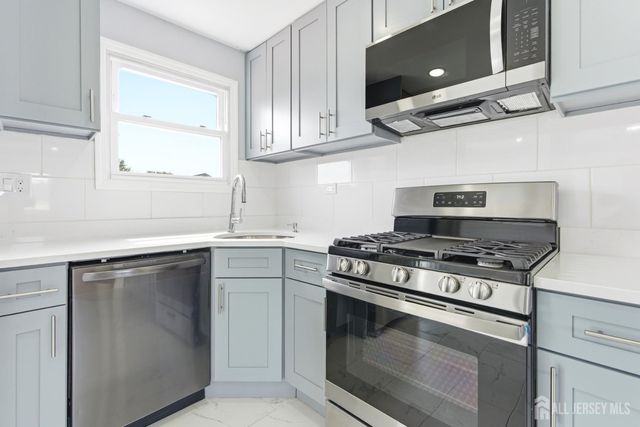 29 Swarthmore Drive, Carteret, NJ 07008